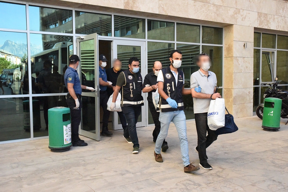 FETÖ’nün güncel il yapılanmasına büyük darbe: 23 gözaltı
