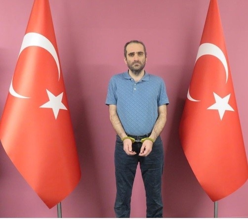 FETÖ/PDY lideri Fetullah Gülen’in yeğeni Selahaddin Gülen yakalanarak Türkiye’ye getirildi