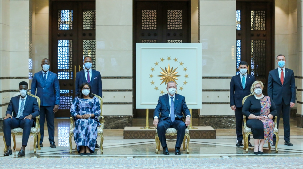 Fildişi Sahili Büyükelçisi Toure, Erdoğan’a güven mektubu sundu