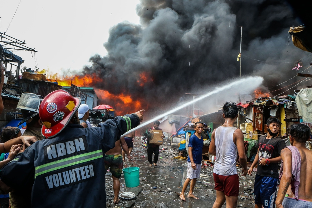 Filipinler’de gecekondu mahallesinde yangın: 500 aile evsiz kaldı