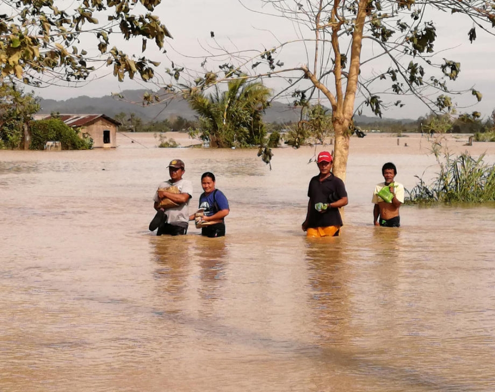 Filipinlerde Phanfone Tayfunu Nedeniyle 16 Kişi Hayatını Kaybetti