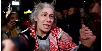Filistinli siyasetçi Halide Cerrar, 90 Filistinliyle birlikte serbest kaldı