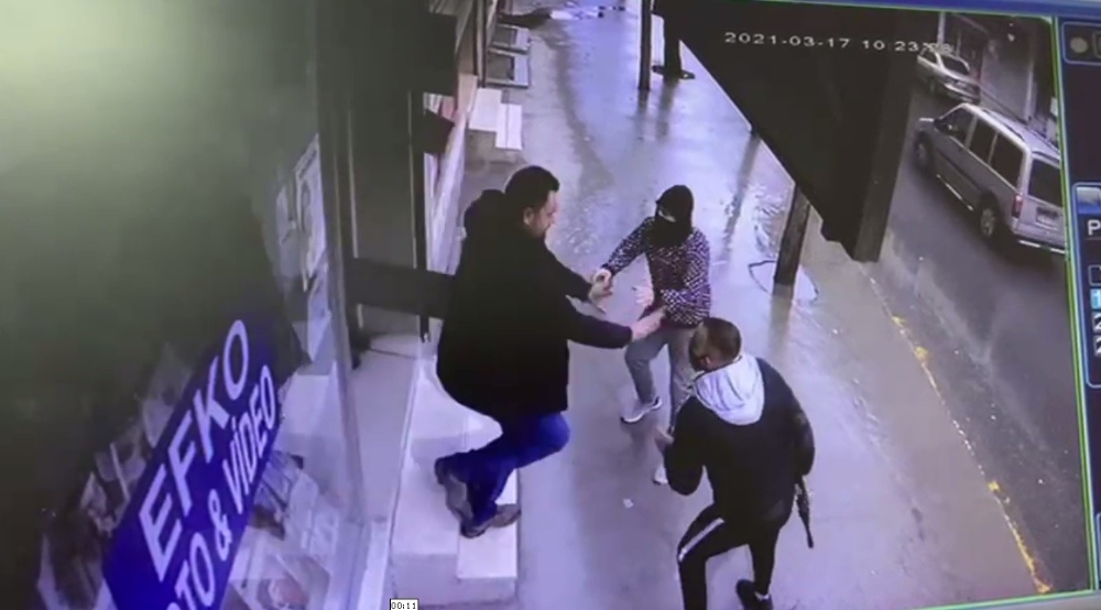 Film sahnelerinin aratmayan pompalı tüfekli kovalamaca kamerada: 1 yaralı