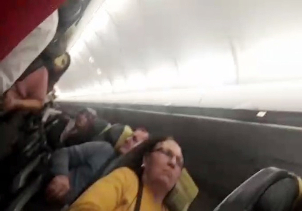 Fırtına Nedeniyle Uçak Pisti ‘Pas Geçti