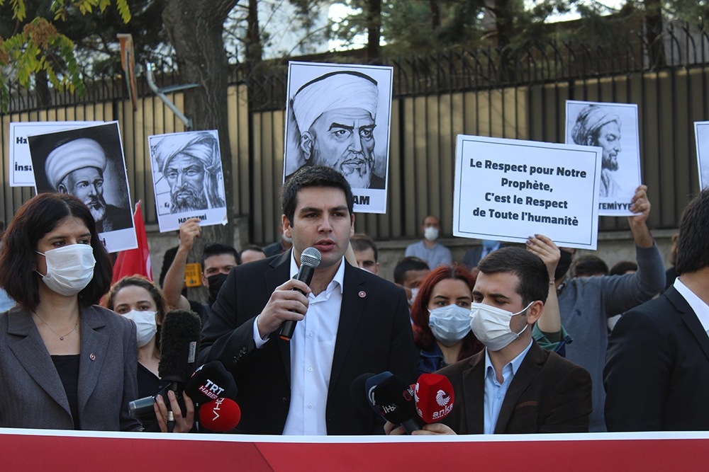 Fransa Büyükelçiliği önünde eylem
