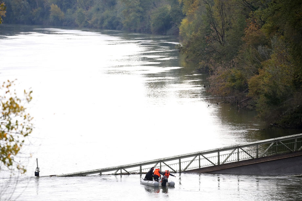 Fransada Köprü Çöktü: 1 Ölü