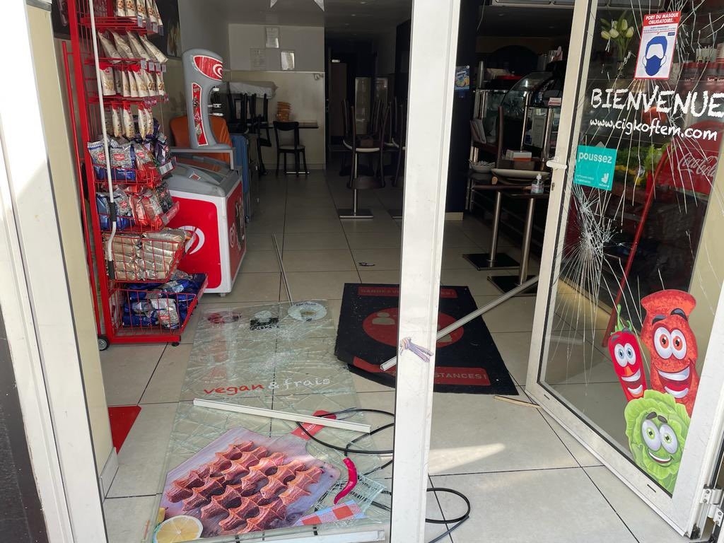 Fransa’da PKK yandaşlarından Türk restoranlarına çirkin saldırı
