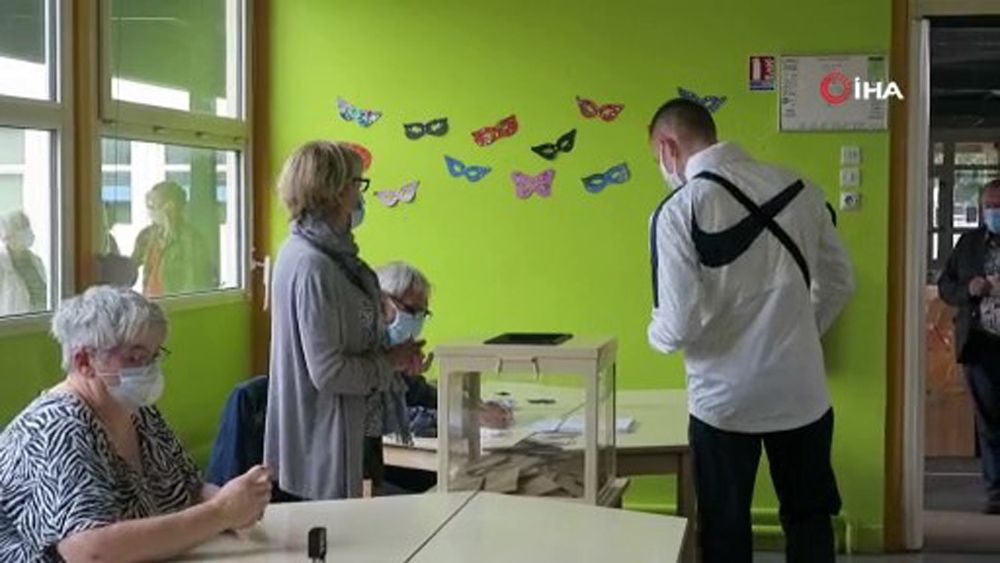 Fransa’da yerel seçimlerin ikinci turu Covid-19 gölgesinde yapılıyor