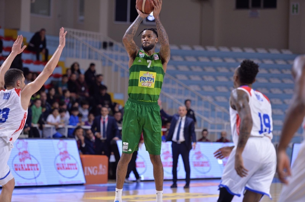 Frutti Extra Bursaspor, Perry Jones’la yollarını ayırdı