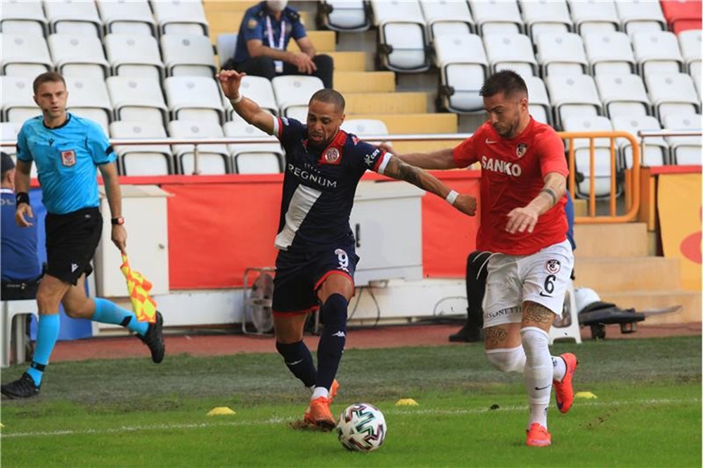 FT Antalyaspor’da kulübe hamlesi azaldı