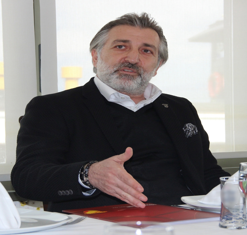 “Futbol camiası zor günleri birlikte atlatacak”