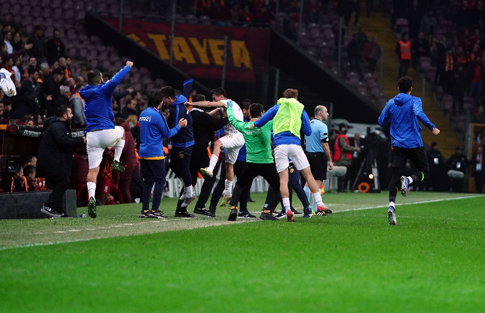 Galatasaray-Ankaragücü Karşılaşmasından Notlar