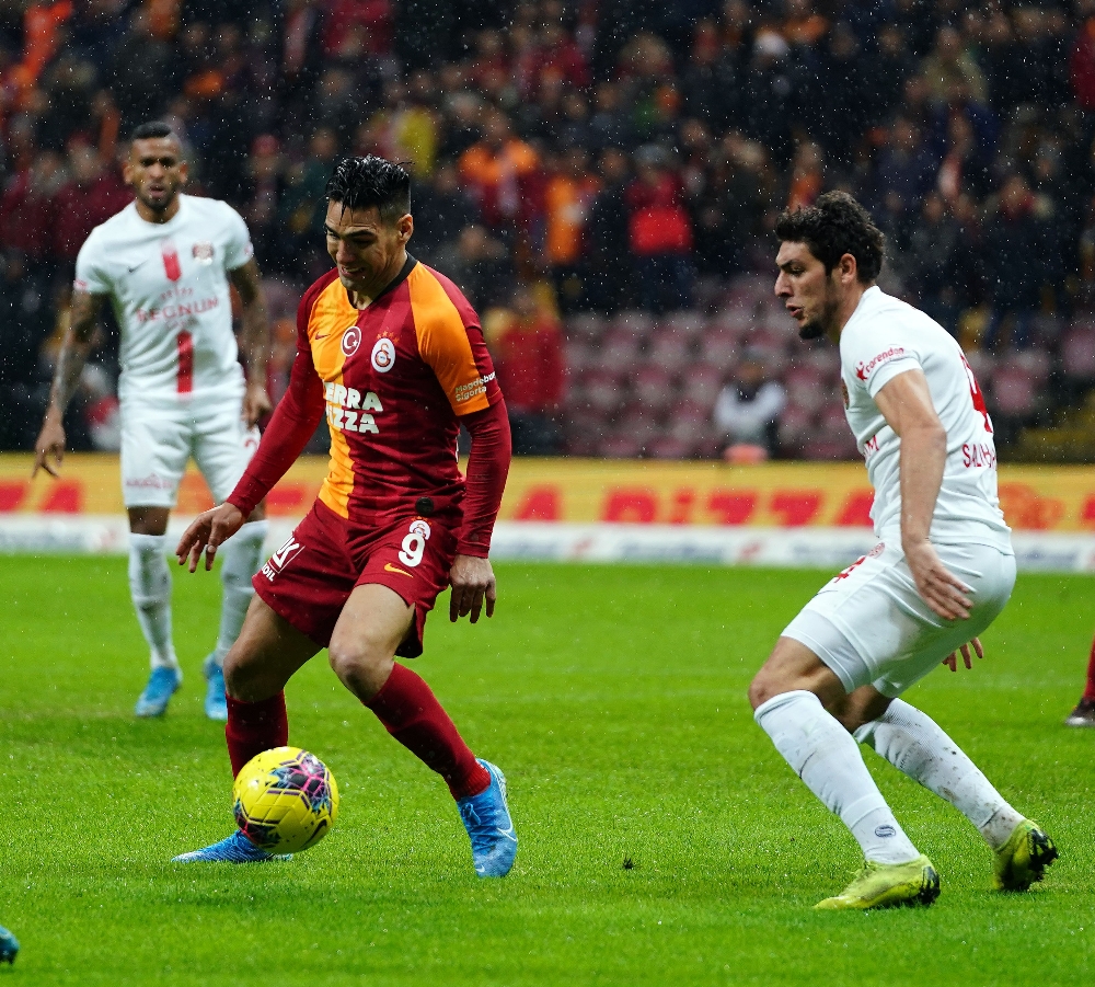 Galatasaray, Antalyasporu Farklı Geçti
