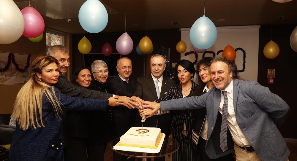 Galatasaray Başkanı Mustafa Cengizden Galatasaraylılar Yurduna Ziyaret