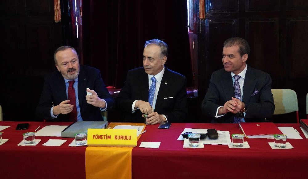 Galatasaray divan kurulu toplantısı başladı