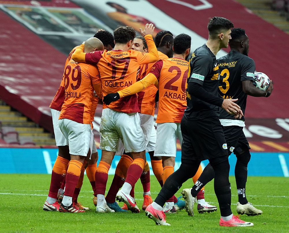 Galatasaray iç sahada 7 puan kaybetti