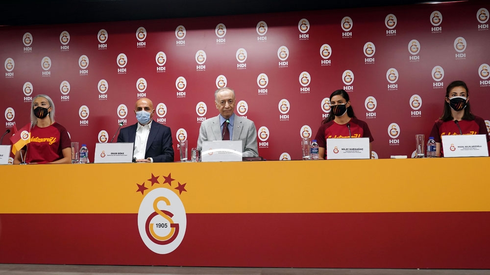 Galatasaray Kadın Voleybol Takımı’ndan 3 imza birden