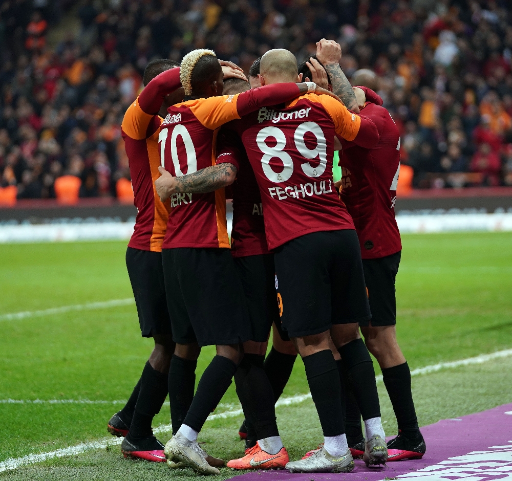 Galatasaray seriye bağladı, zirveye yürüyor