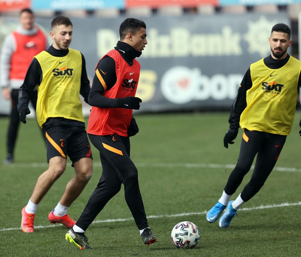 Galatasaray’a Donk’tan kötü haber