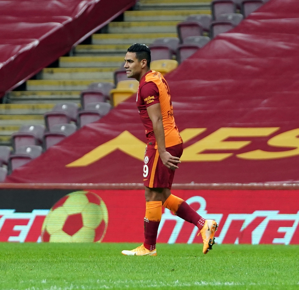 Galatasaray’da Falcao idmanı tamamlayamadı!