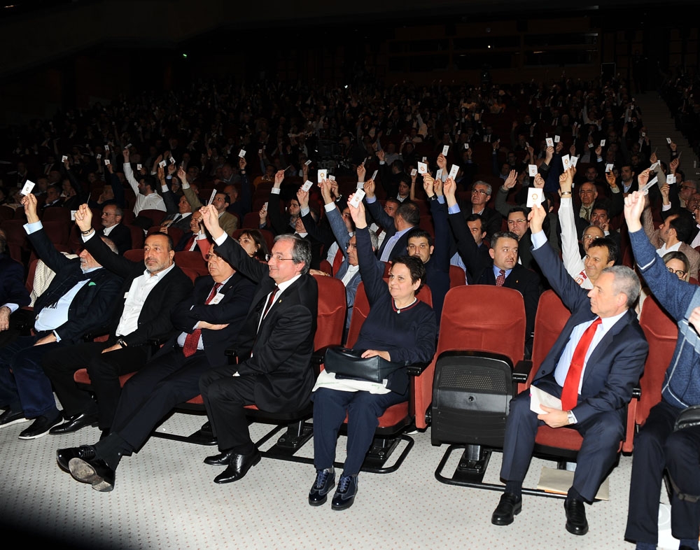 Galatasaray’da genel kurul toplantısı ertelendi
