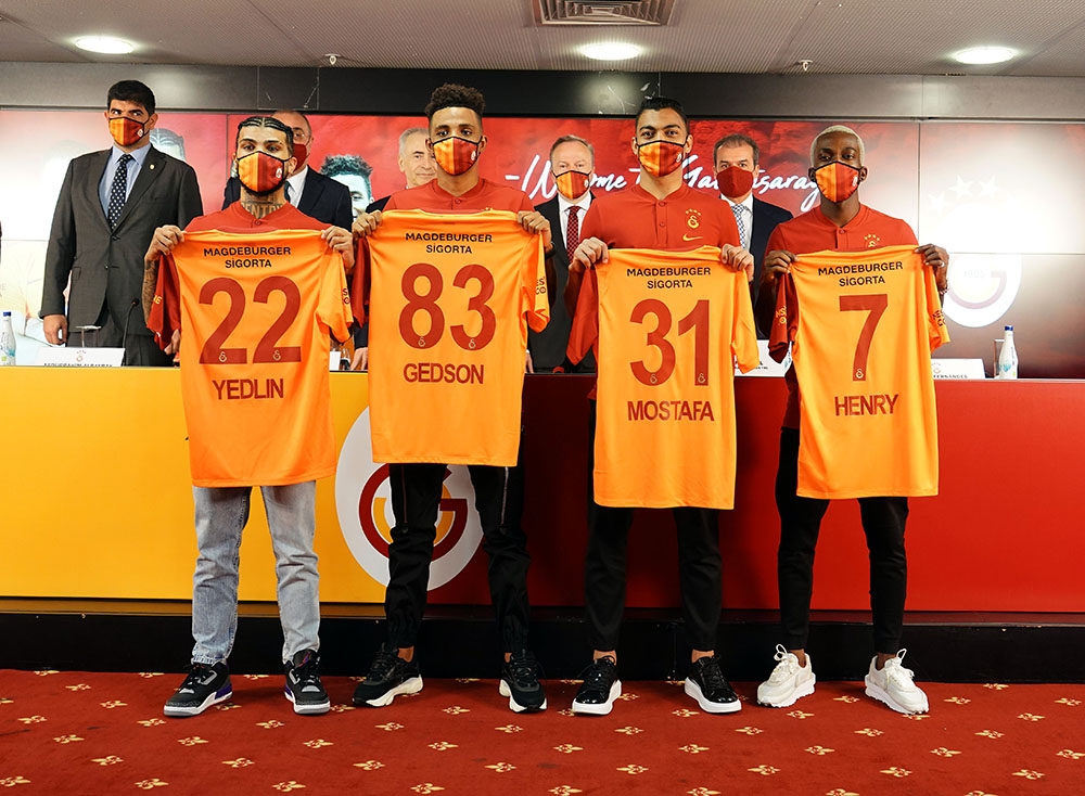 Galatasaray’da imza şov