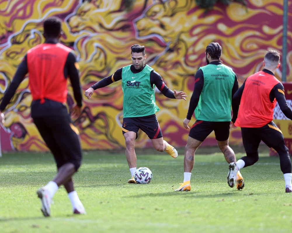 Galatasaray’da Radamel Falcao takımla çalıştı