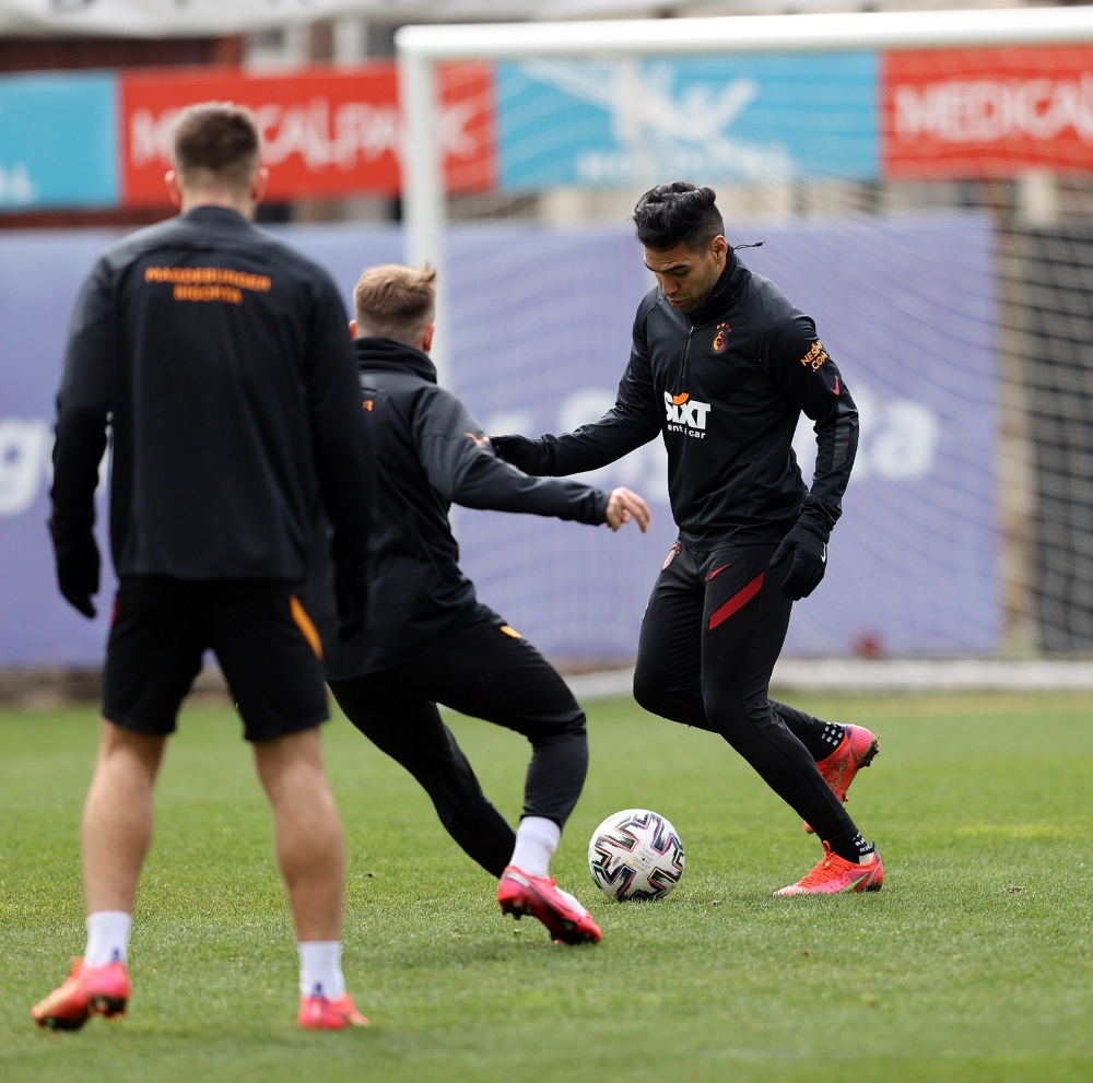 Galatasaray’dan Donk sevinci
