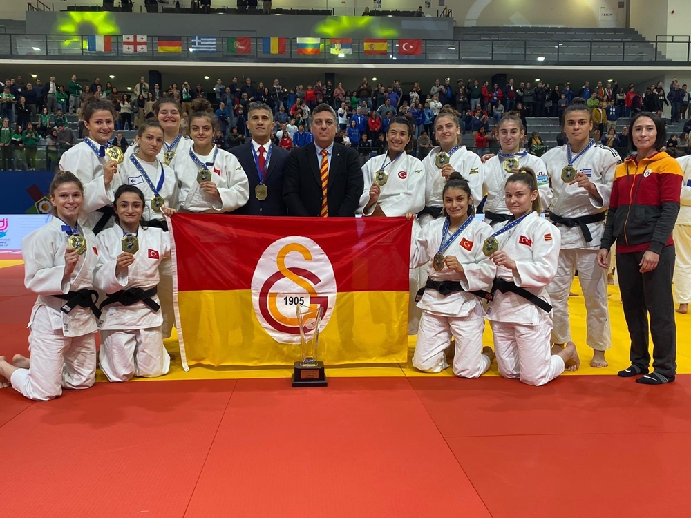 Galatasaray’dan kadın sporculara destek