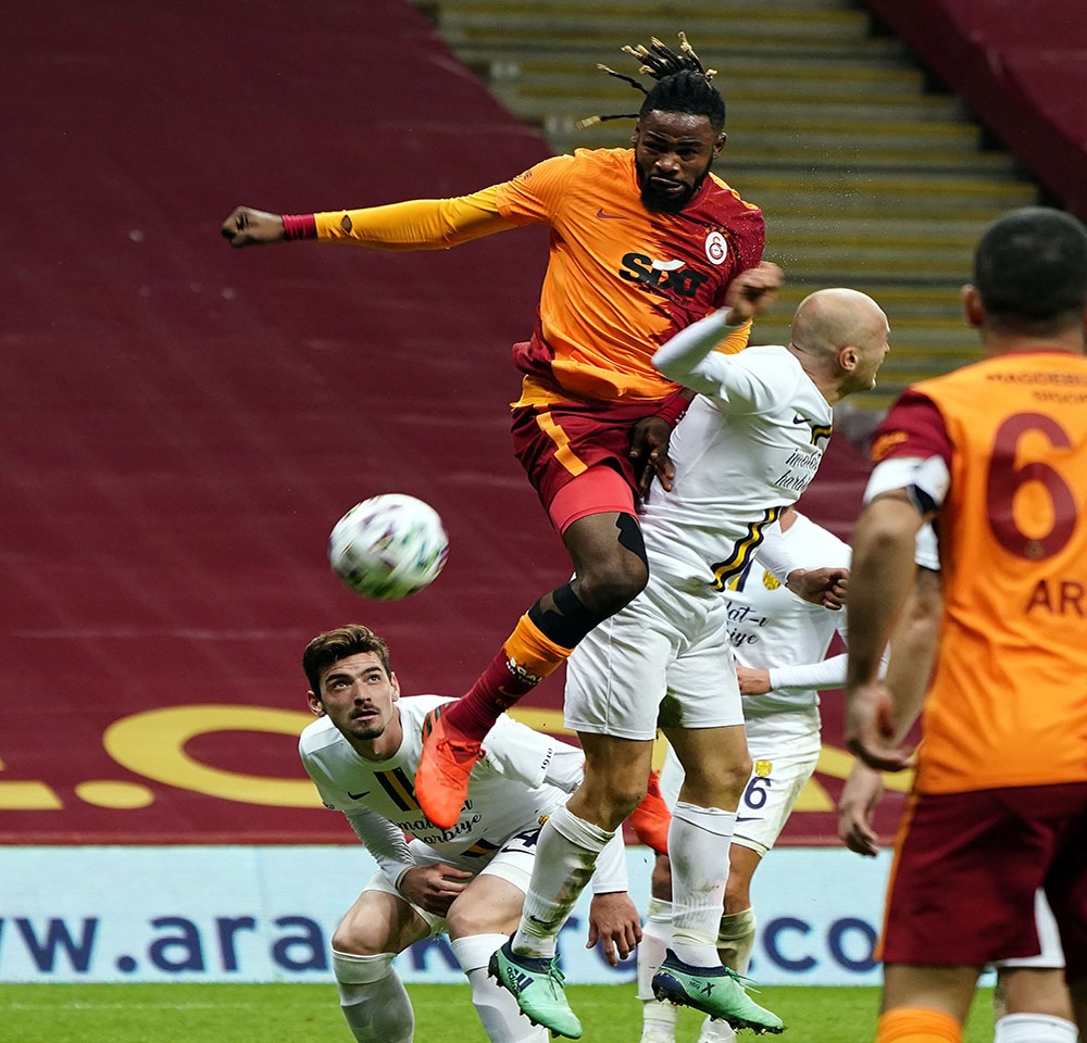 Galatasaray’dan üst üste ikinci galibiyet