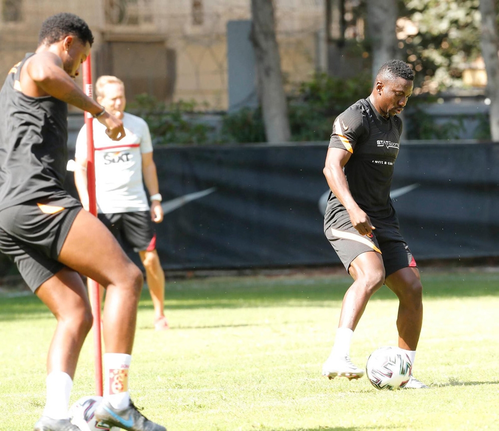 Galatasaray’ın yeni transferi Etebo takımla çalıştı