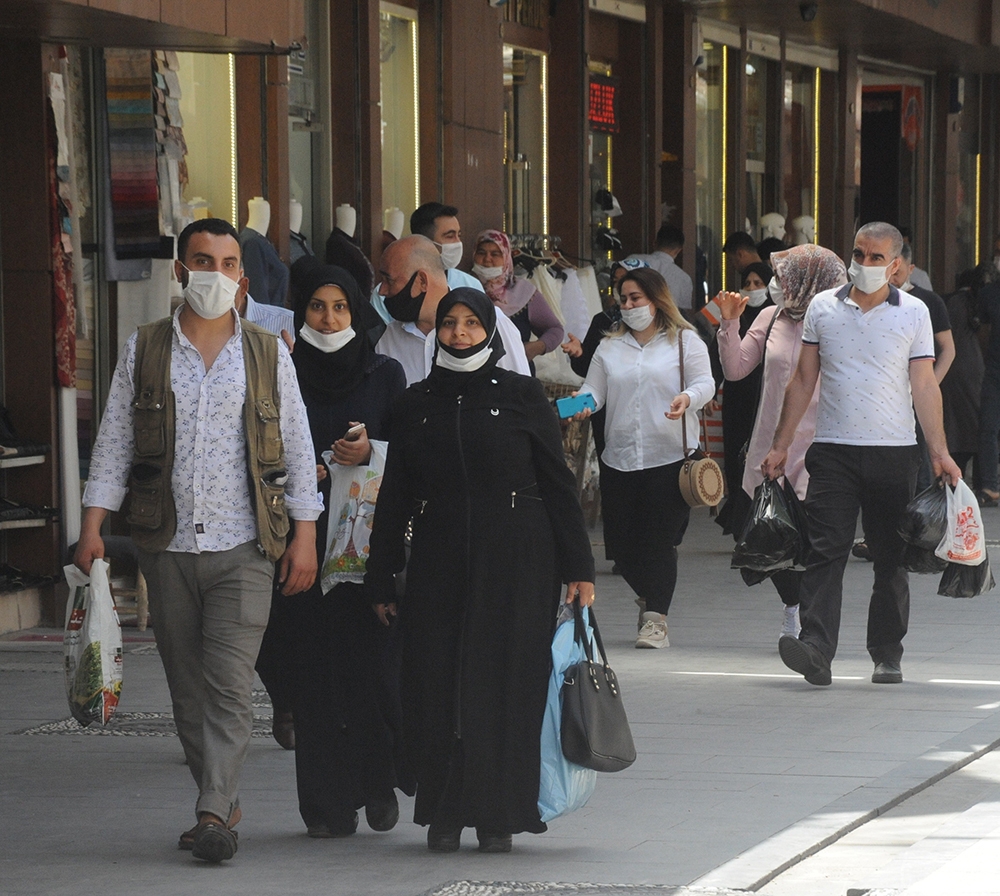 Gaziantepliler korona virüse kafa tutuyor