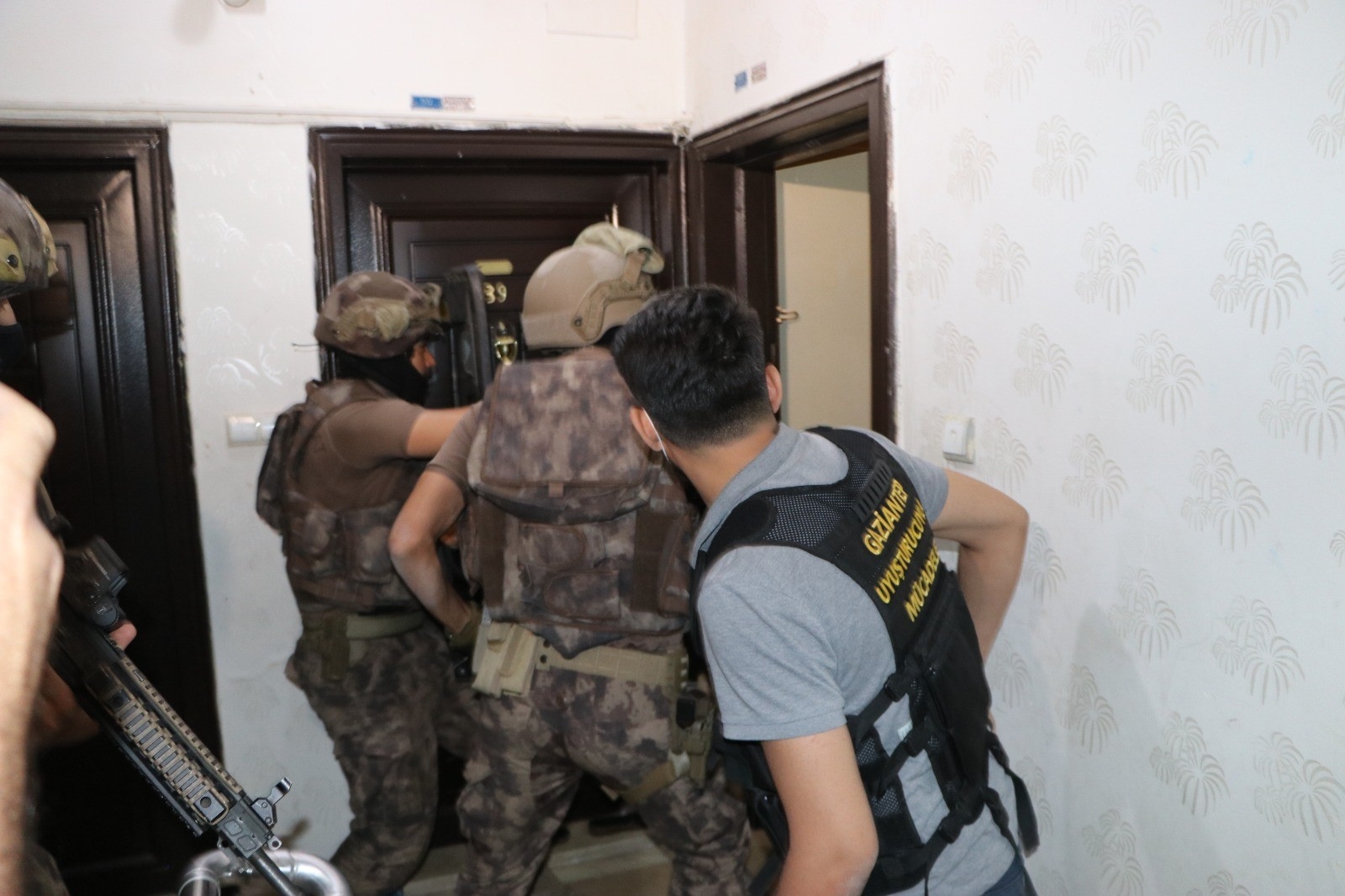 Gaziantep’te 600 polisle dev uyuşturucu operasyonu başlatıldı