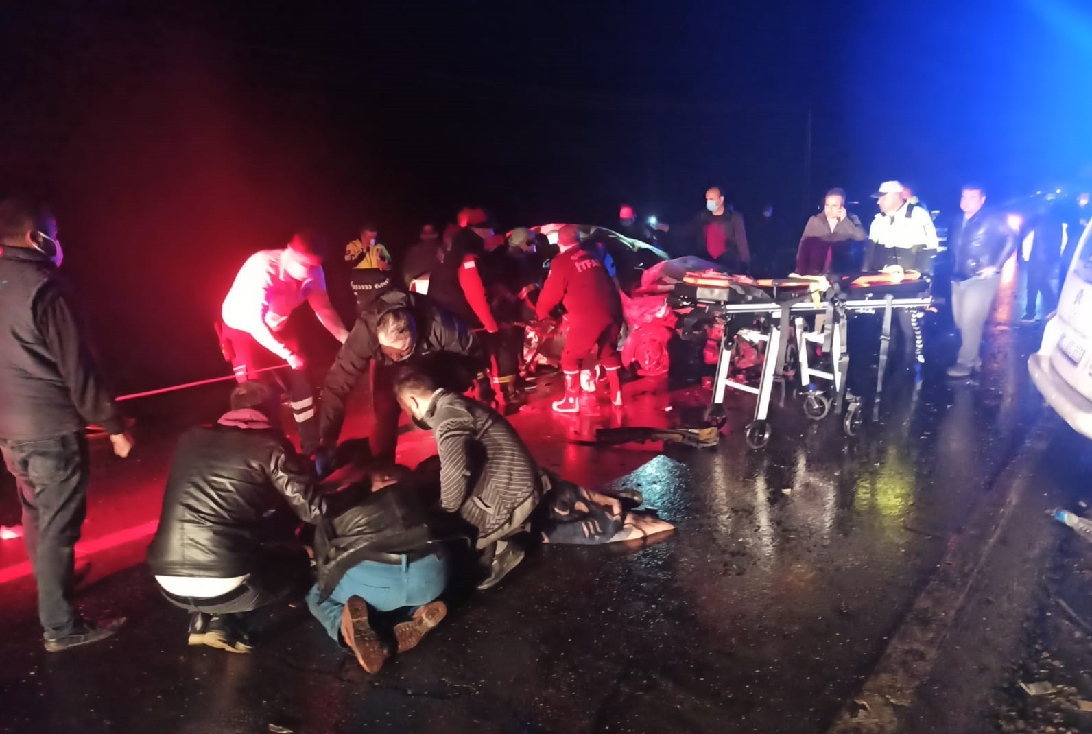 Gaziantep’te trafik kazası: 2 ölü, 2’si ağır 10 yaralı