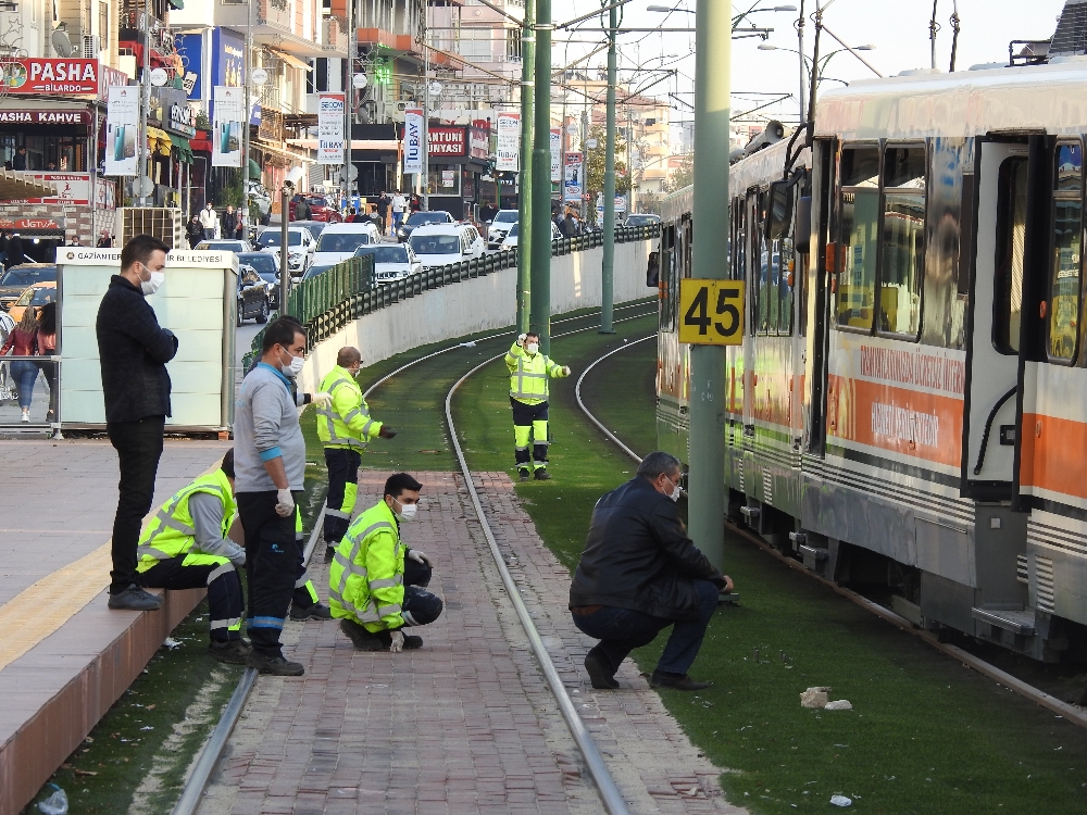 Gaziantep’te tramvay raydan çıktı