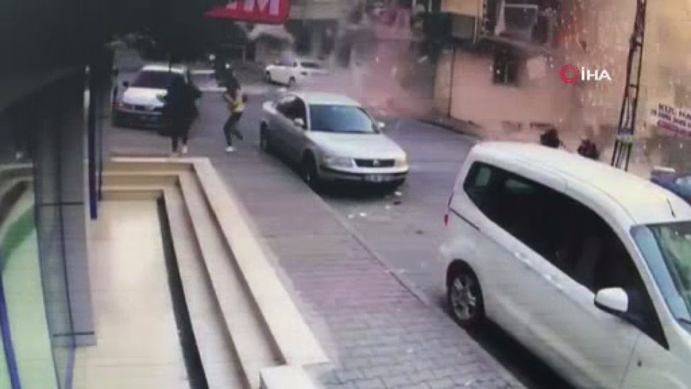 Gaziosmanpaşa’daki patlama anı kameraya yansıdı