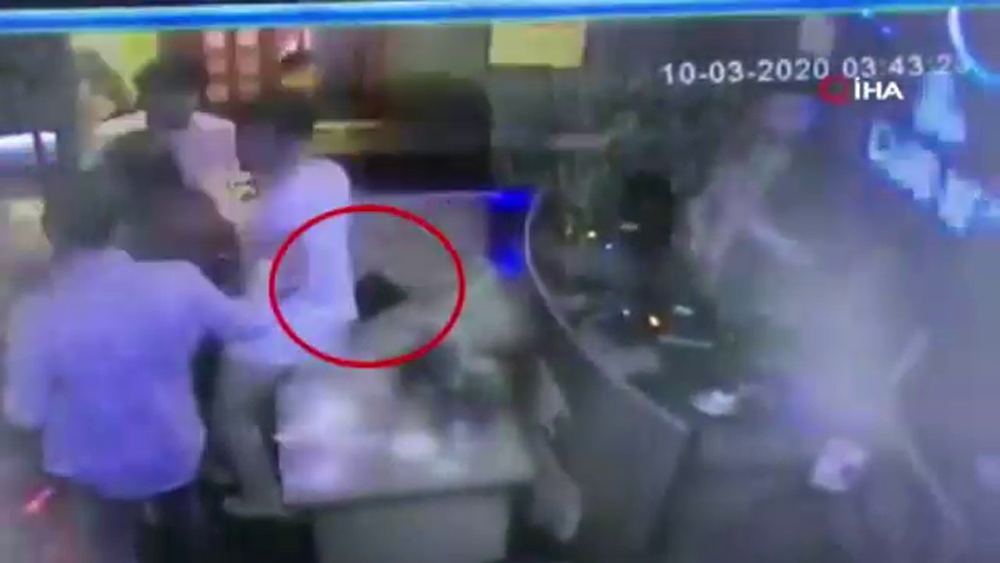 Gece kulübünde dans ederek hırsızlık pes dedirtti