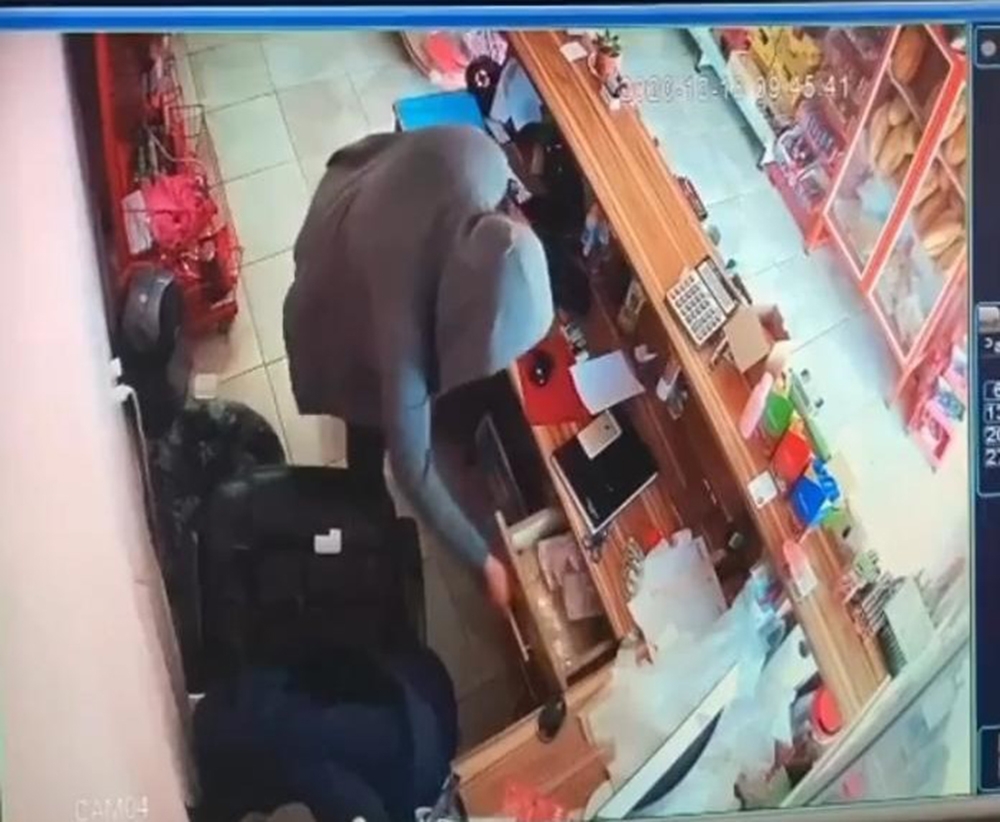 Gelen müşteriye ekmek satan hırsız, kasayı boşalttı, çıkarken 5 TL de bahşiş bıraktı