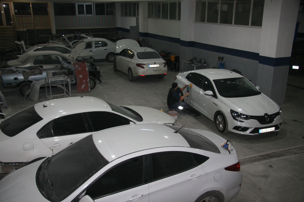 Gençler İşsizlikten, Onlar Eleman Bulamamaktan Şikayetçi