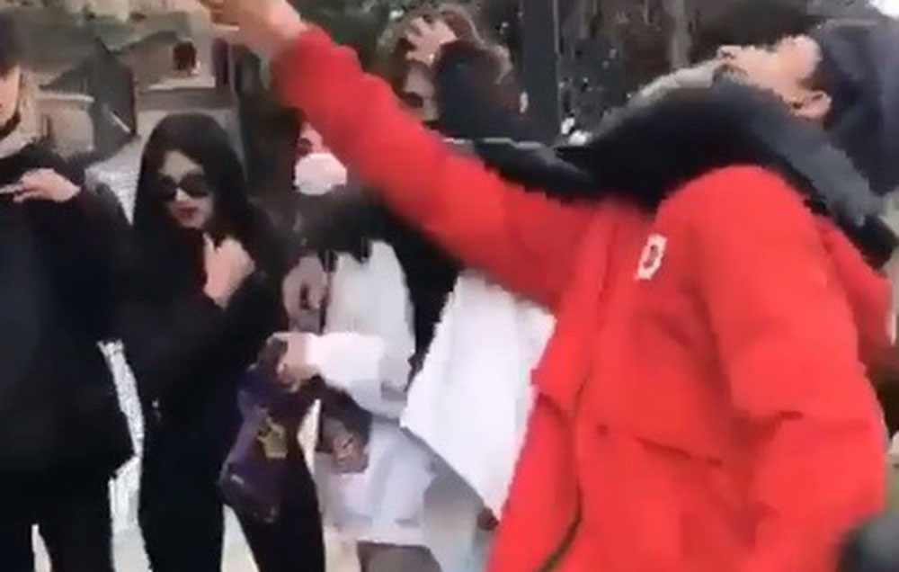 Gençlerin ölümüne kız kavgası kamerada