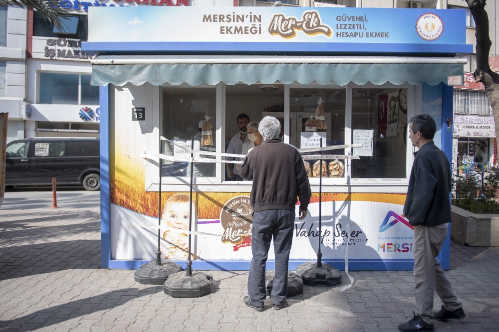 Gizli hayırsever parasını ödedi, 5 bin ekmek dağıtıldı