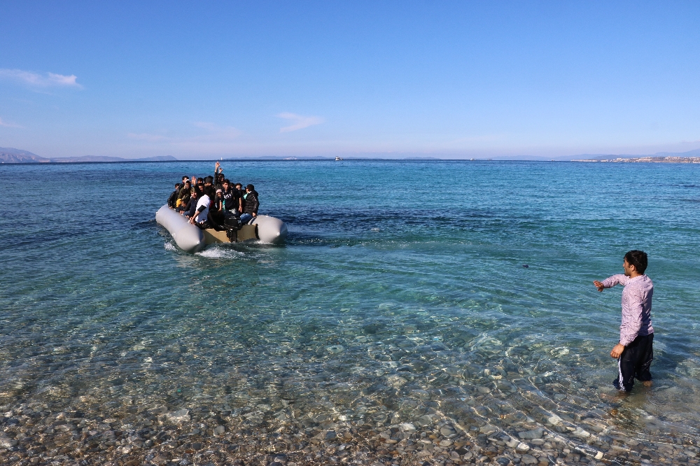 Göçmenlerin İzmir üzerinden Yunanistan’a geçişi başladı