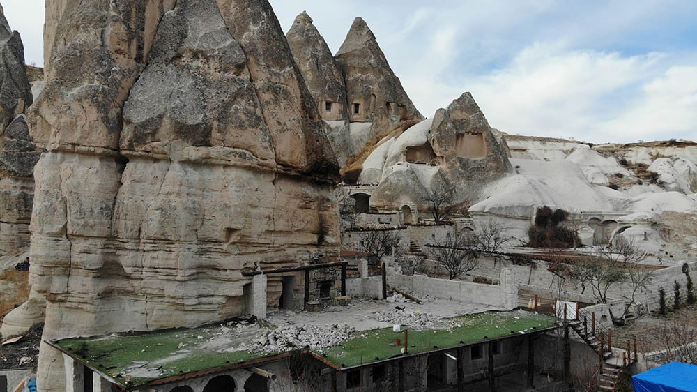 Göreme Belediye Başkanı, oğlunun kaçak yapısını yıktırdı
