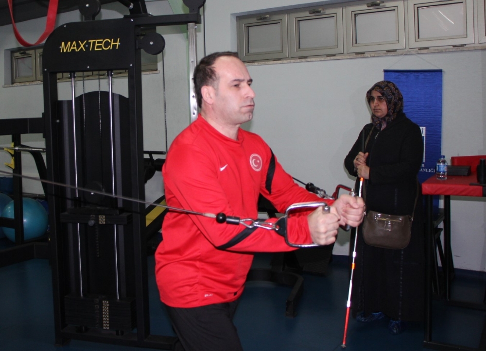 Görme engelini judoyla aştı, azmi herkese umut oldu