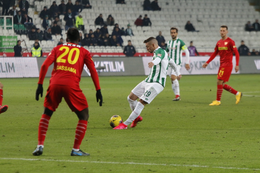 Göztepe,  Konyaspor’u 3 golle geçti