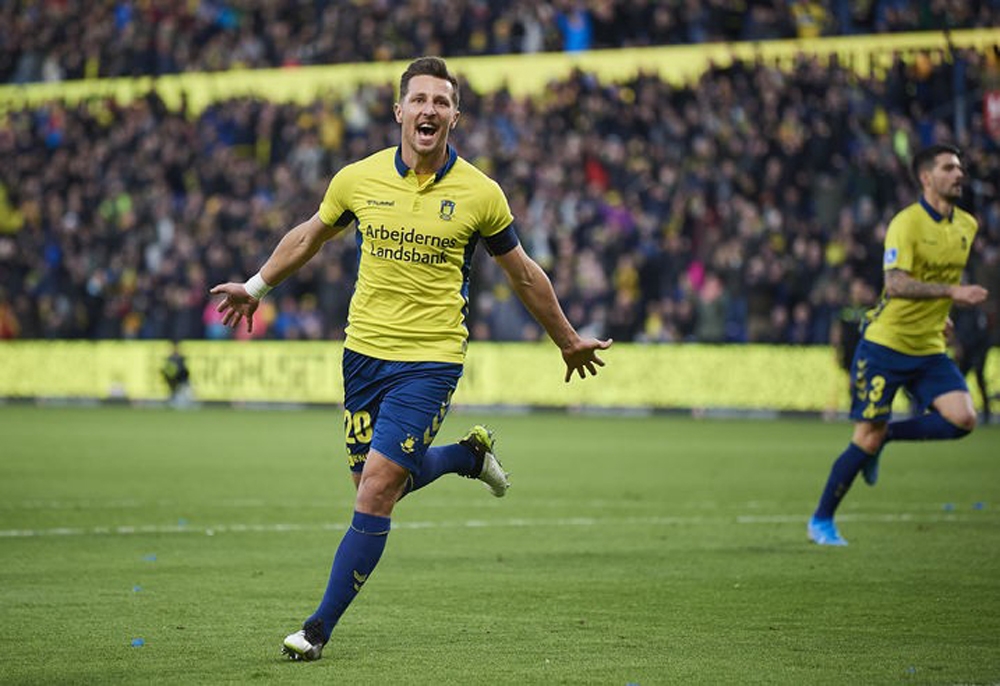 Göztepe, Kamil Wilzcek’i Türkiye’ye getiriyor