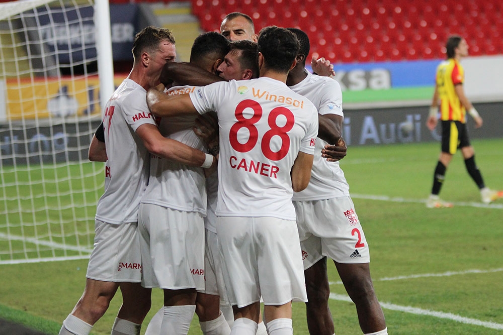 Göztepe, sahasında Sivasspor’u 3-1 mağlup etti