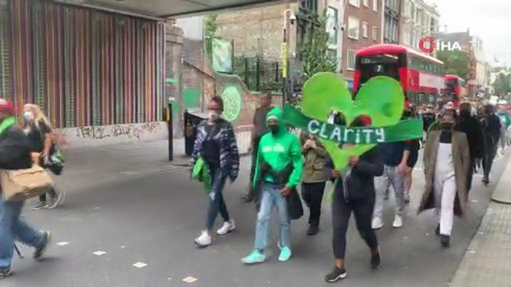 Grenfell Tower’da hayatını kaybedenler anıldı