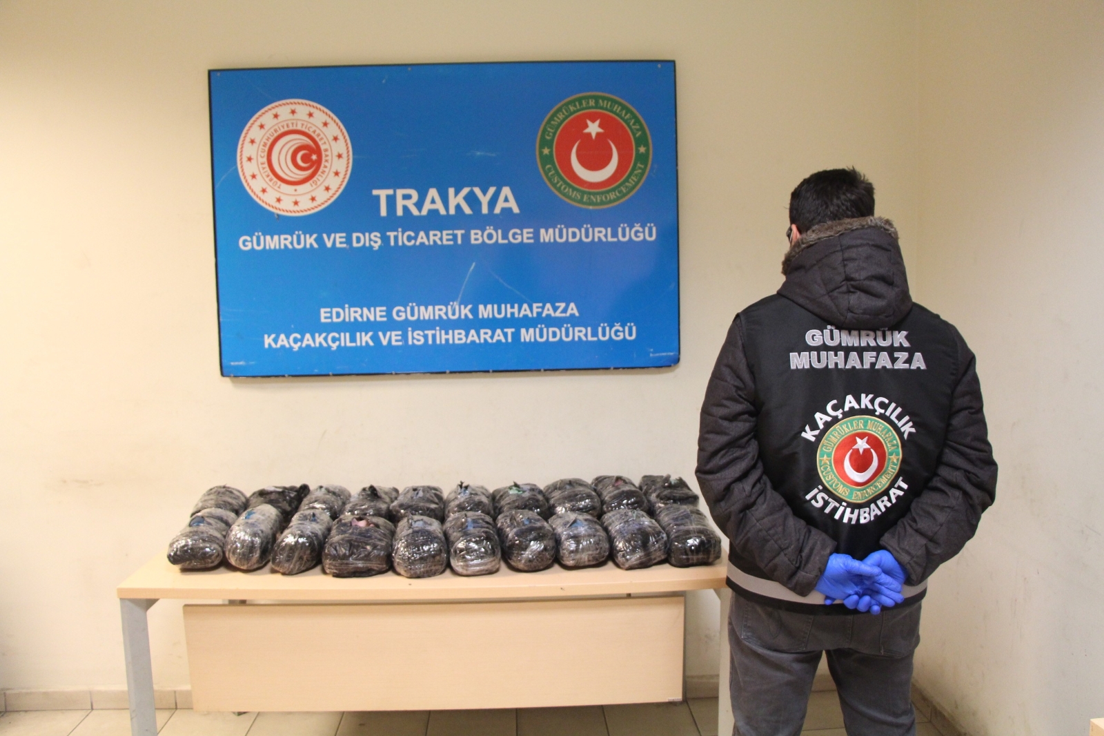 Gümrük Muhafaza Ekiplerince Kapıkule’de 200 bini aşkın uyuşturucu hap ele geçirildi