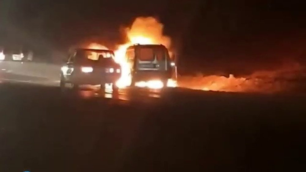 Hafif ticari araç alev alev yandı